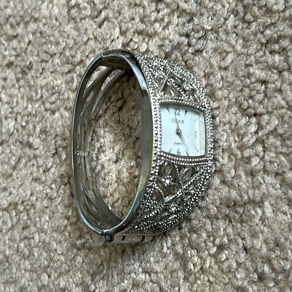 Studio‎ women’s vintage victorian style silver crystal bangle bracelet watch